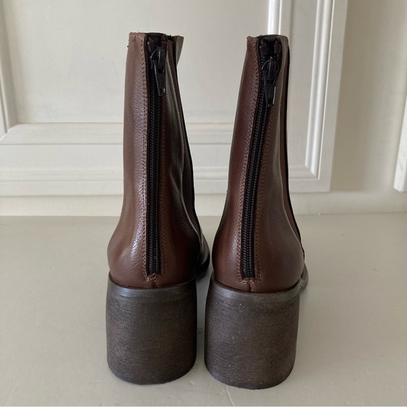 NWOT Free People Essential Brown Leather Chelsea Boots Sz 41 - Picture 5 of 7